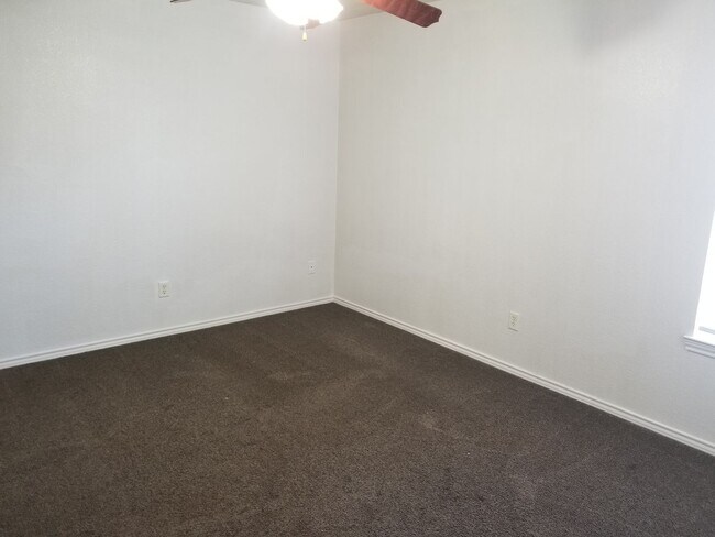 Building Photo - 3302 Barcelona Dr