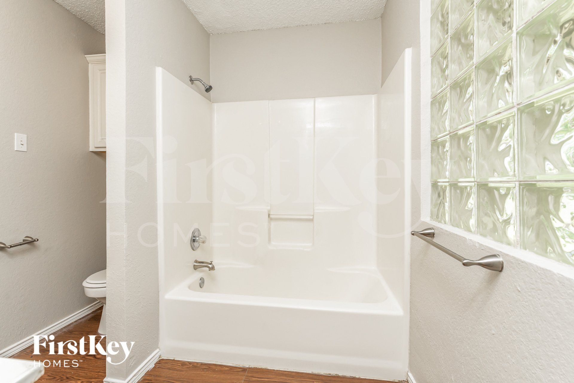 Building Photo - 606 Plainview Dr