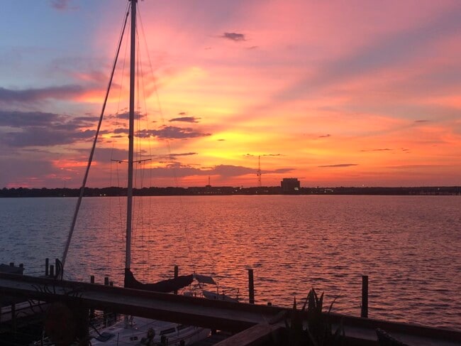 Building Photo - 202 Snug Harbour Dr