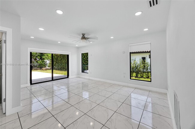 Building Photo - 1181 San Pedro Ave