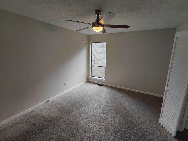 Building Photo - 2983 Bay Shore Dr