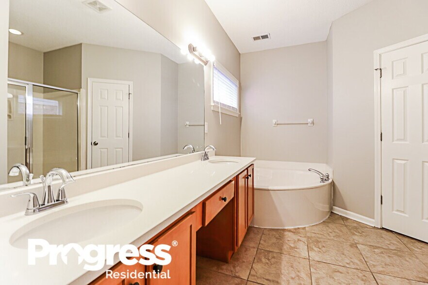 Building Photo - 9149 Chastain Pl