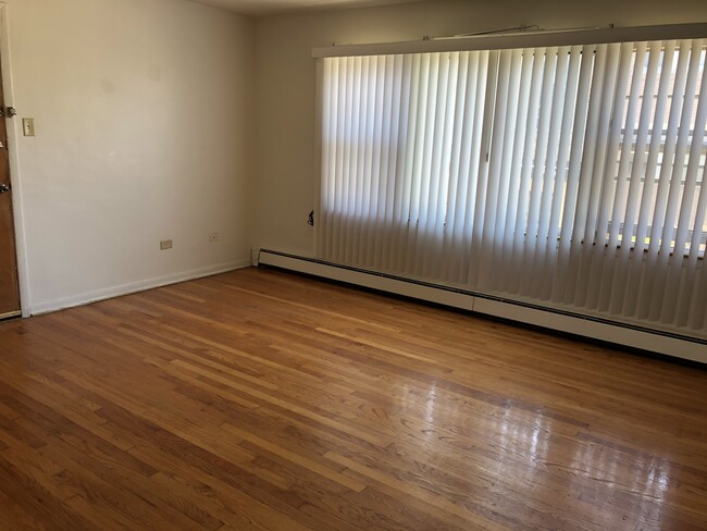 Primary Photo - 3601 W 79th St
