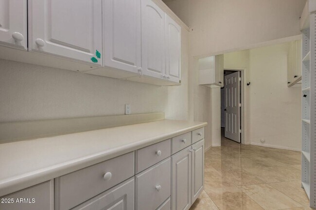 Building Photo - 4 Bedroom 2 Bathroom Scottsdale Ranch Home