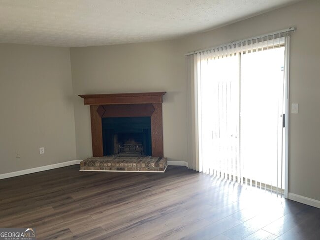 Building Photo - 5882 Sheldon Ct