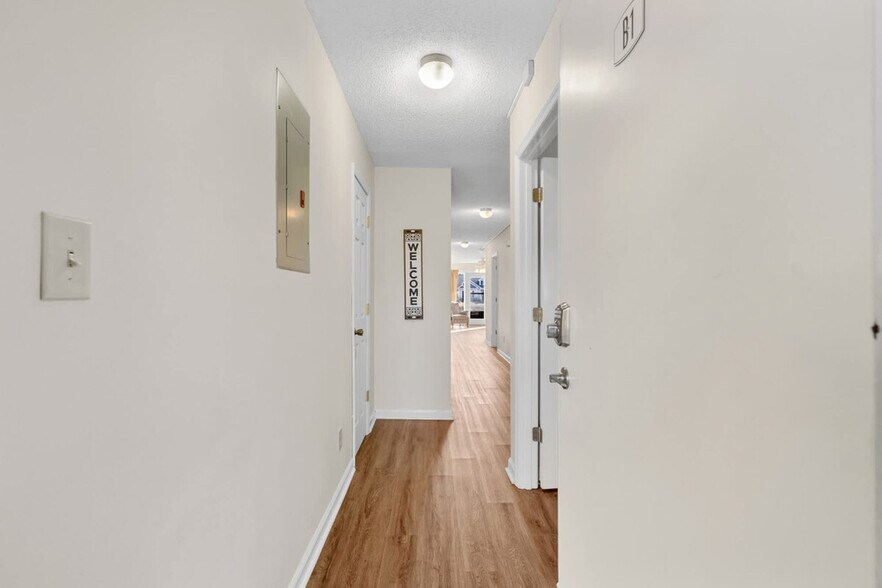 Building Photo - 217 Double Eagle Dr