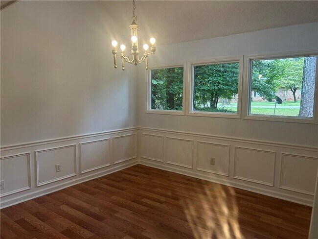 Building Photo - 2918 Mockingbird Cir