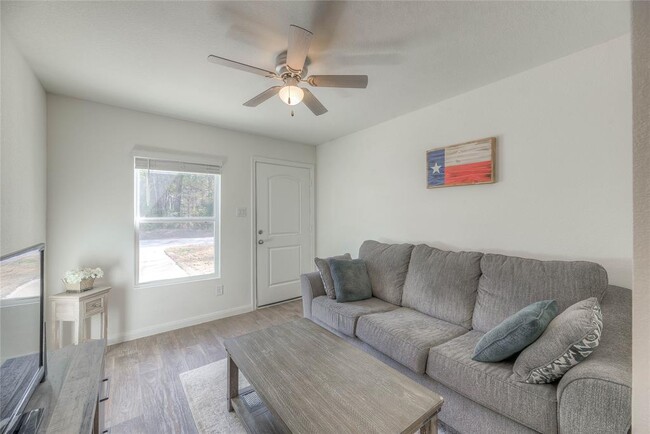 Building Photo - 144 Black Walnut