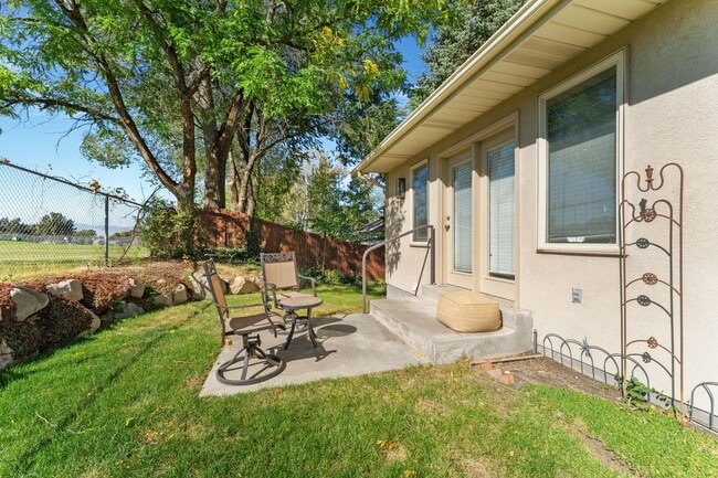 Building Photo - 2586 E 6710 S