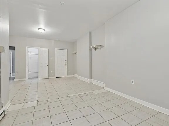 Building Photo - 2542 N 33rd St