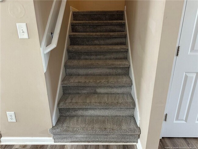 Building Photo - 2120 St Nicholas Dr