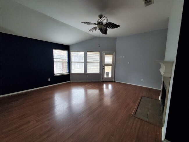 Building Photo - 2017 Burl Ln