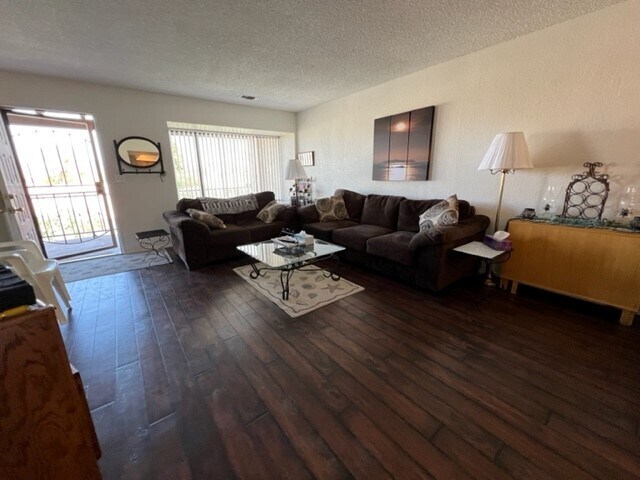Building Photo - 201 Riverfront Dr