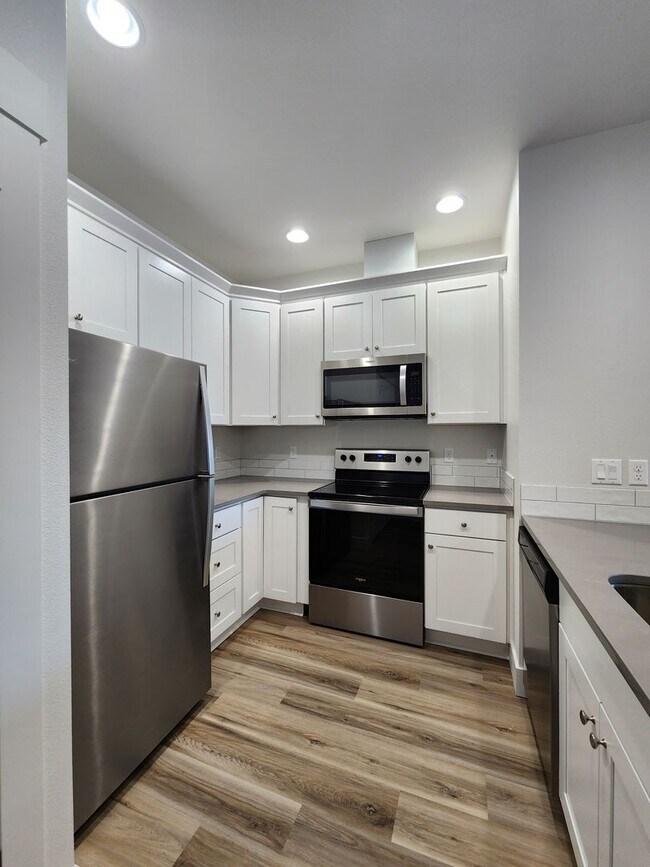 Building Photo - Beautiful Brand New Modern Apartment Homes...