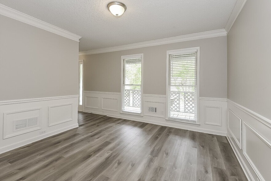 Building Photo - 2151 Shillings Chase Dr