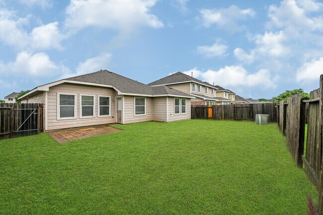 Building Photo - 15710 Bannowsky Lane