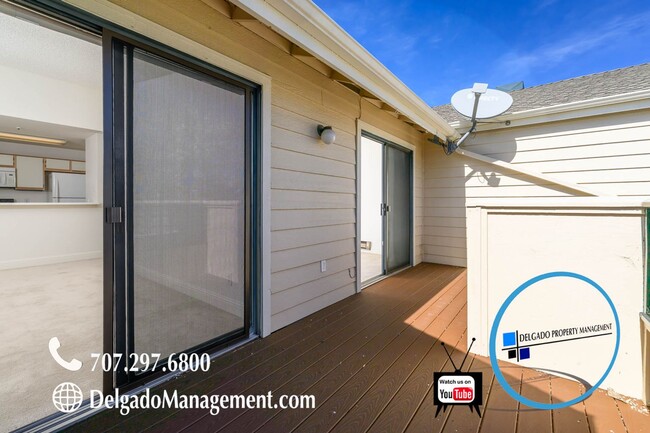 Building Photo - Glen Cove! Large one bedroom