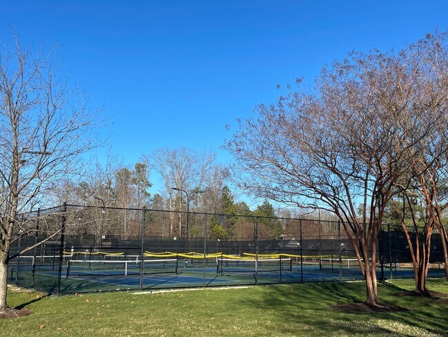 Building Photo - Updated 2  Bedroom, 2 Bath Condo  - Westwood Village at Charter Colony