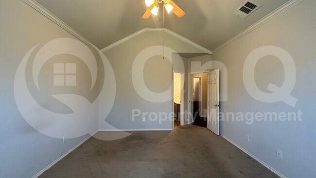 Building Photo - 9537 Navarro St