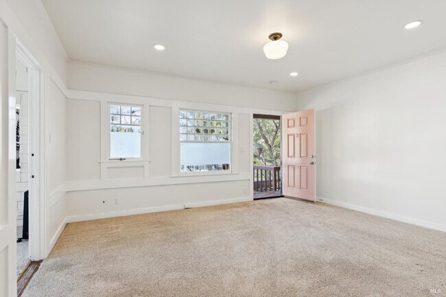 Building Photo - 21 Tamalpais Ave