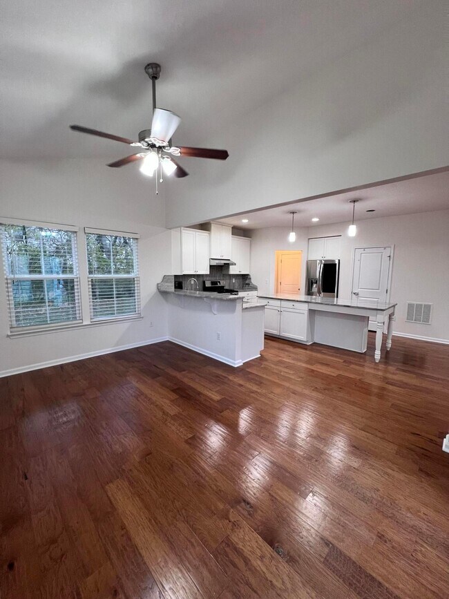 Building Photo - 7847 Aideen Ct