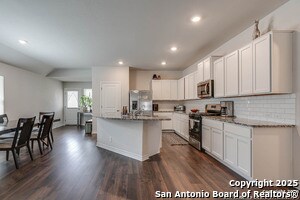 Building Photo - 9811 Kalm Brome