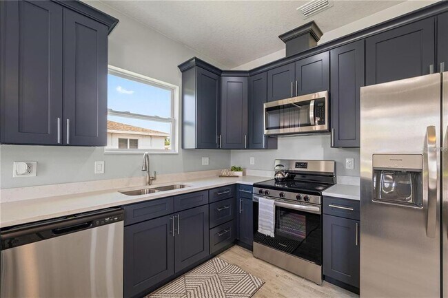 Building Photo - 2617 W St Joseph St