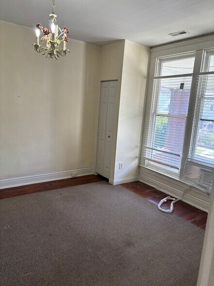 Building Photo - 163 Pope St