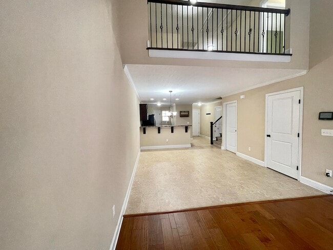 Building Photo - 528 Scenic Dr