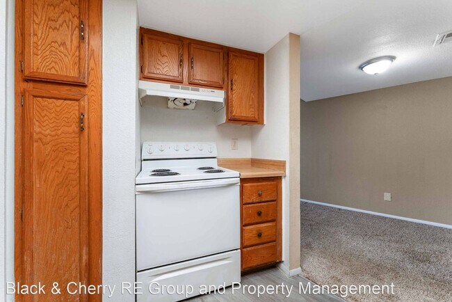 Building Photo - 1 br, 1.5 bath House - 1628 Justin Court