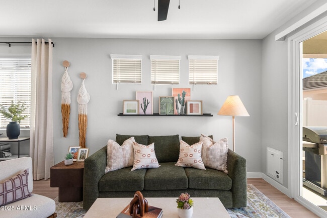 Building Photo - 1297 E Broadway Ave