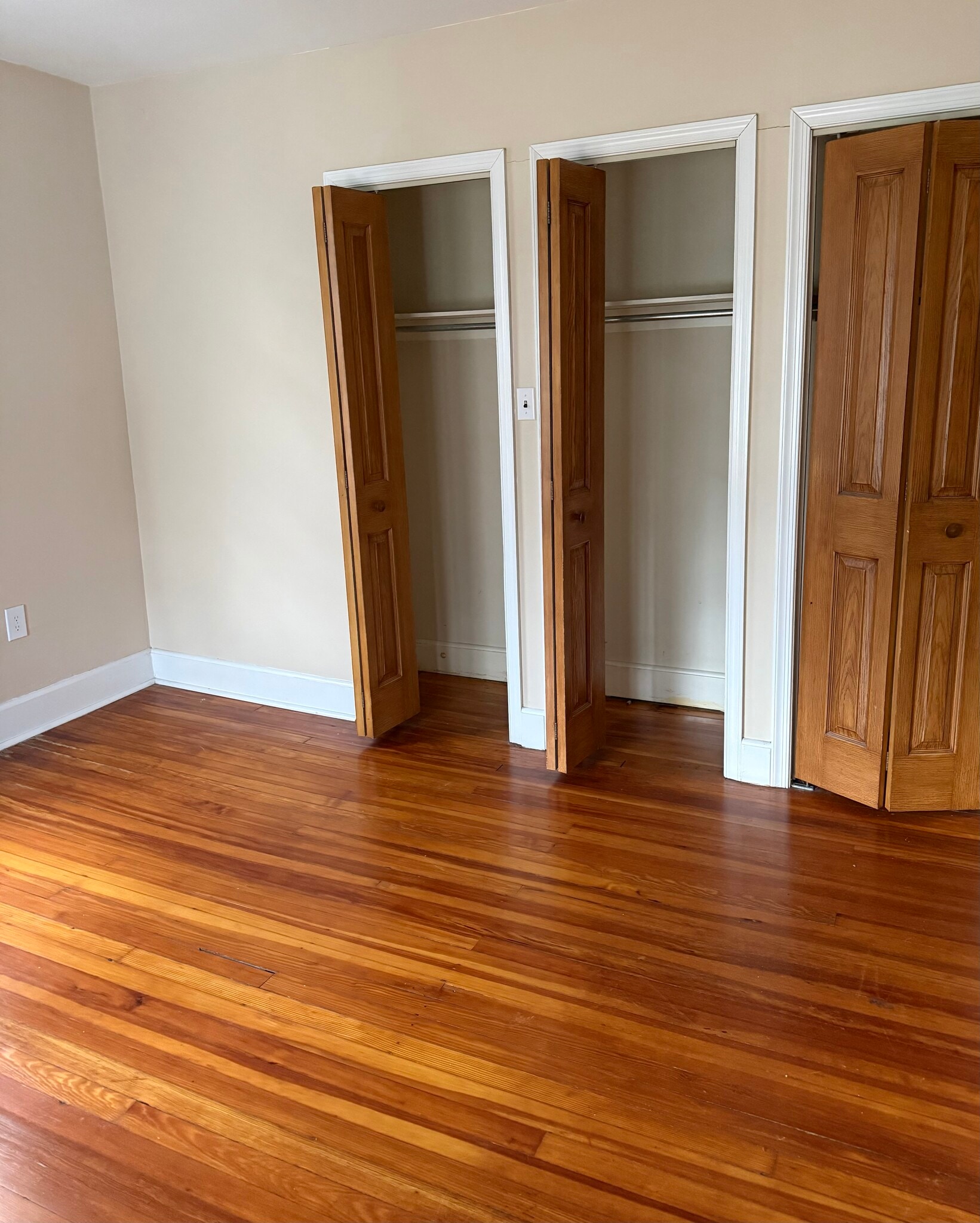 Bedroom closets - 2125 Old Welsh Rd