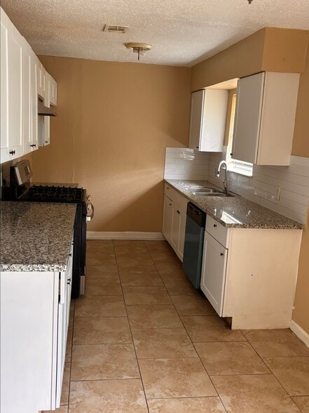 Building Photo - 3306 Westhampton Dr