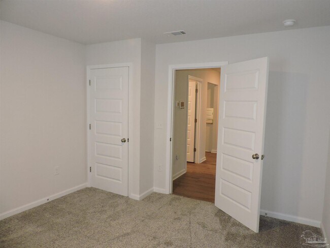 Building Photo - 5427 Peach Dr