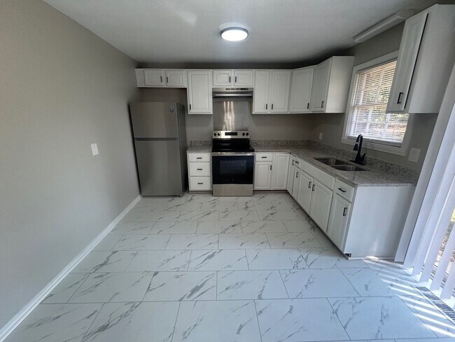 Building Photo - 3728 Baywater Dr