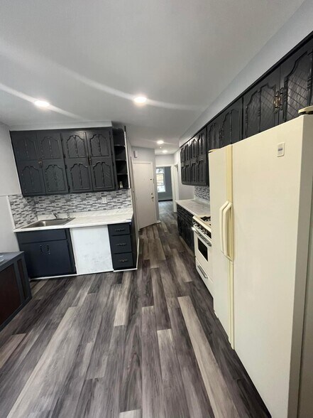 Building Photo - 59 Sherman Plz