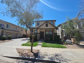 Building Photo - 4bd 2.5 bth 43rd Ave and vineyard