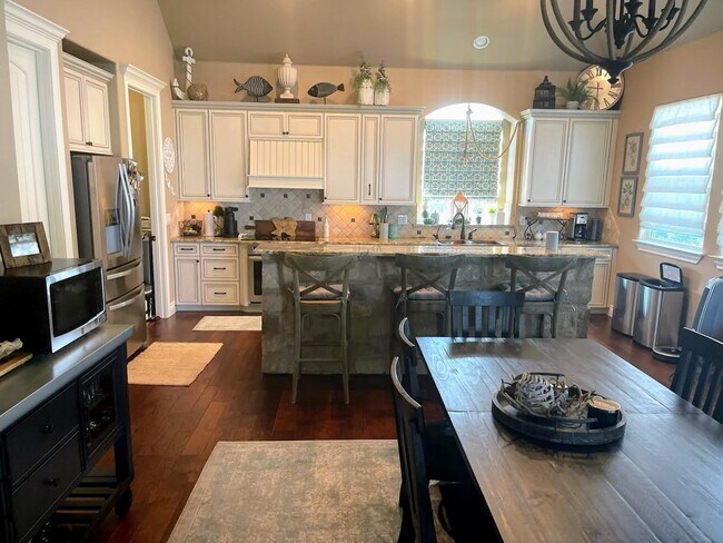 Building Photo - 1180 Rip Jay Cir