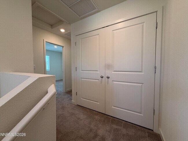 Building Photo - 8406 Vermilion Dr