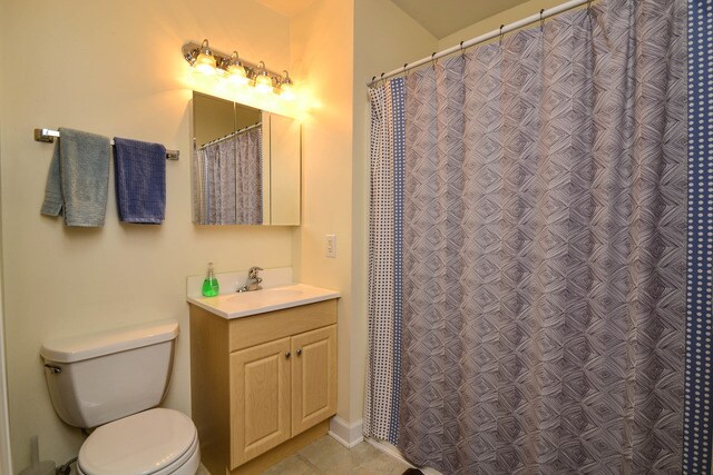 Bathroom - 517 Anderson Blvd