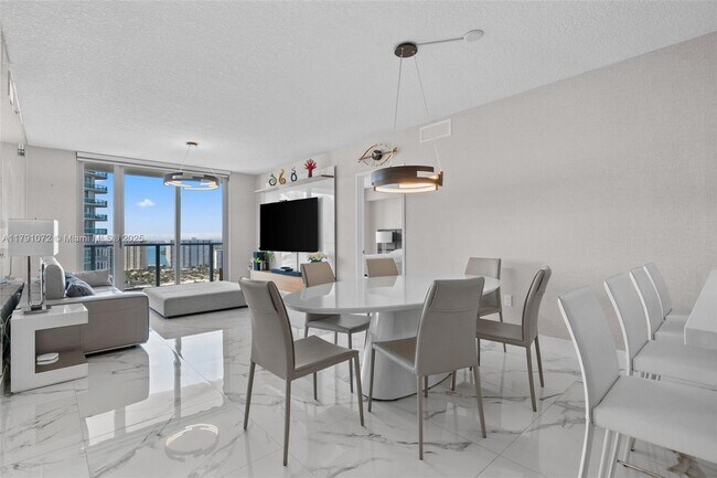Building Photo - 300 Sunny Isles Blvd