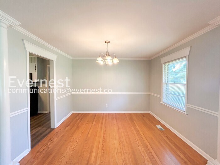 Building Photo - 711 Elliott Dr