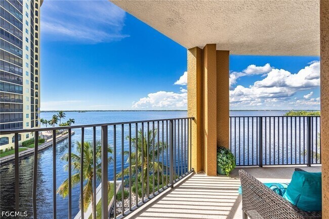 Building Photo - 2825 Palm Beach Blvd