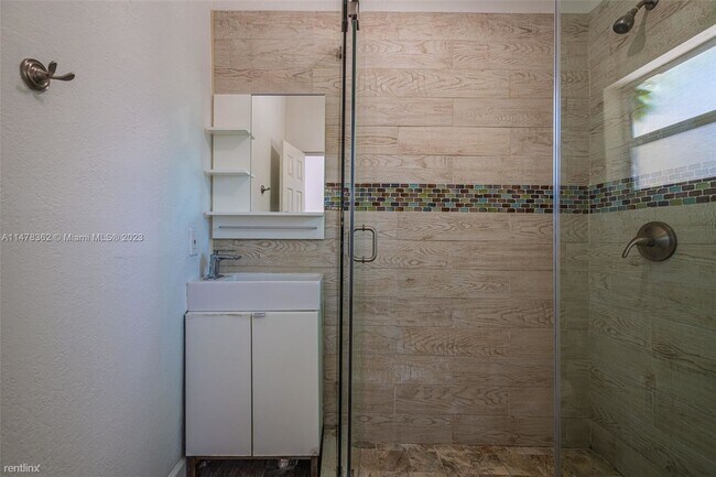 Building Photo - 3 br, 3 bath House - 3452 Margaret St