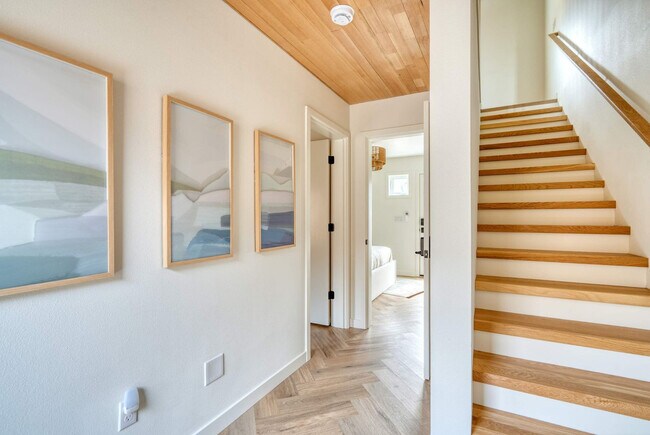 Building Photo - 5018 NE 26th Ave