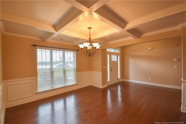 Building Photo - 124 Summer Creek Ln