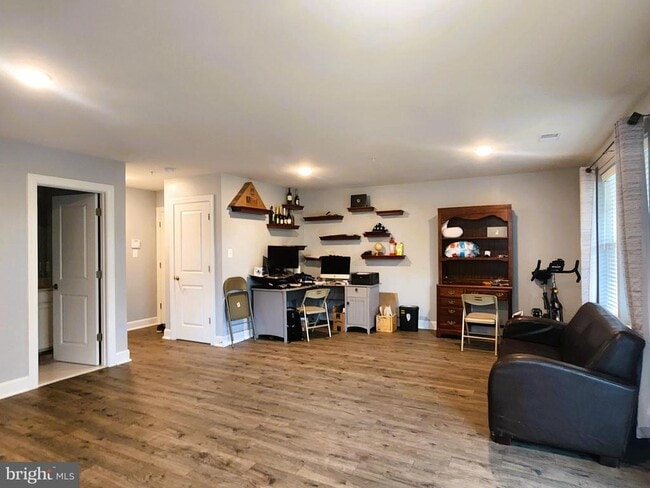 Building Photo - 9726 Glassy Creek Way
