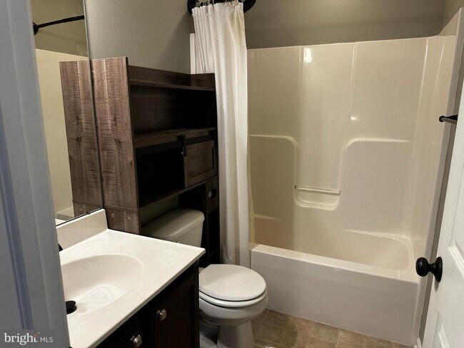 Building Photo - 2732 Shelburne Rd