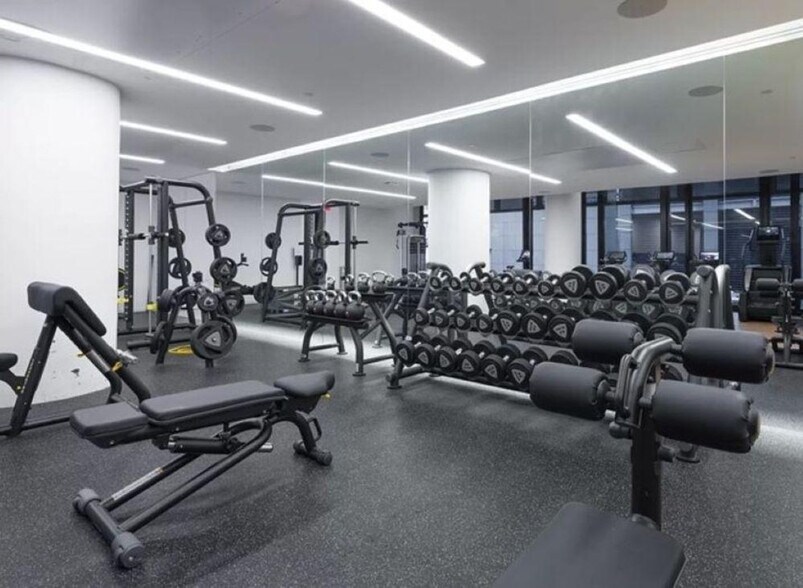 Building Photo - 685 1st Ave