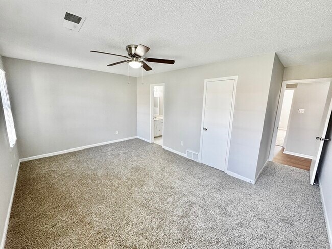 Building Photo - 5426 Gatehoyse Drive